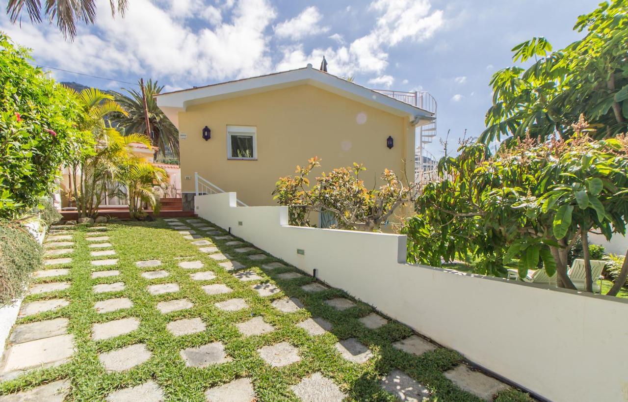 Villa In Protected Space In Front Of The Sea Los Realejos Exteriör bild