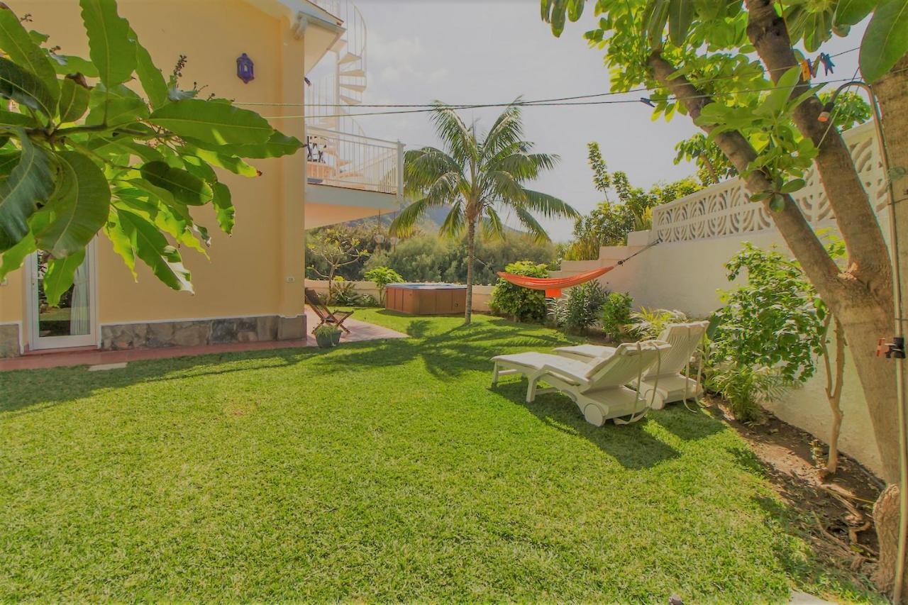 Villa In Protected Space In Front Of The Sea Los Realejos Exteriör bild